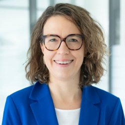 Dr. Kerstin Theis